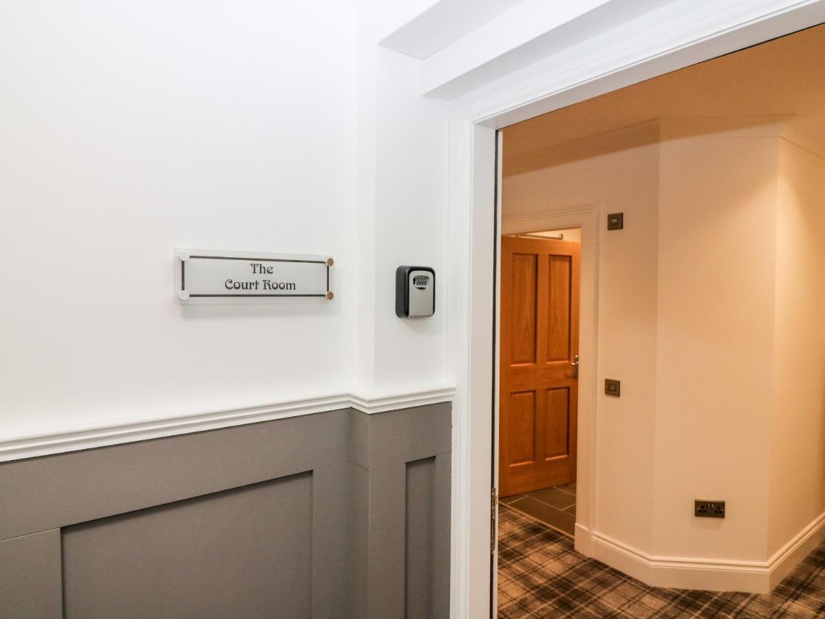 The Court Room At The Institute Executive Apartments Keith Exterior foto